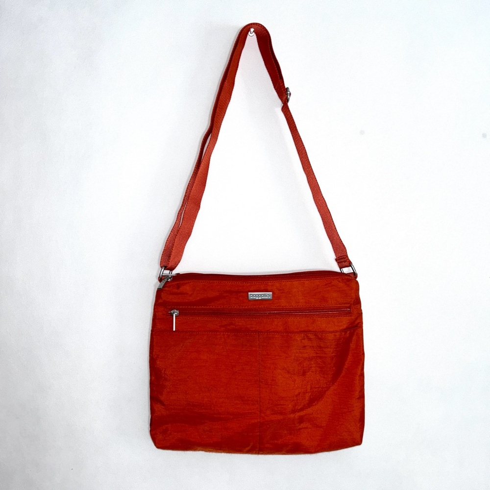 Baggallini‎ orange Crossbody nylon handbag purse gold hardware adjustable strap